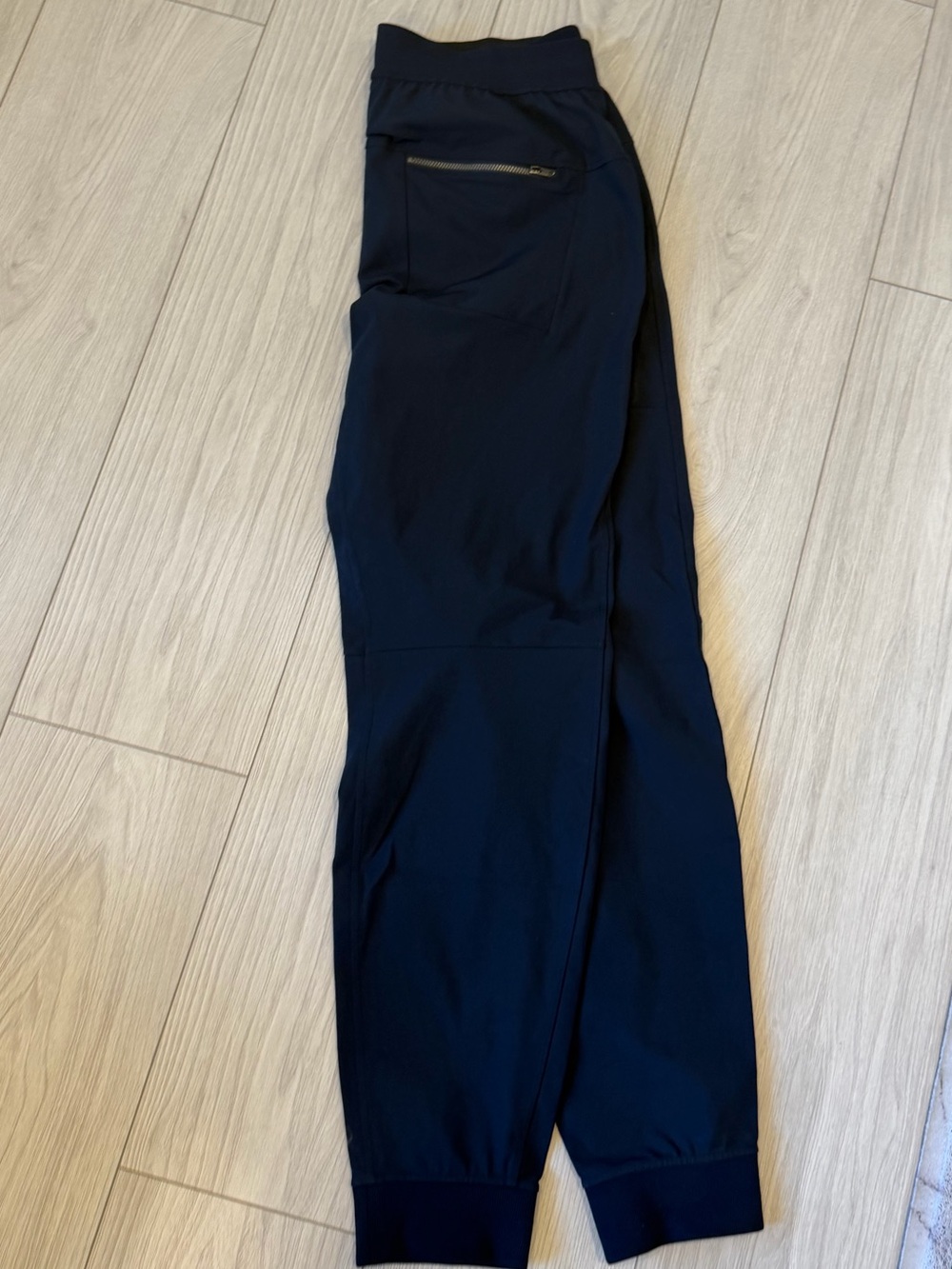Lululemon Men’s Jogger Pants Navy Blue Size Medium Athletic Travel Joggers